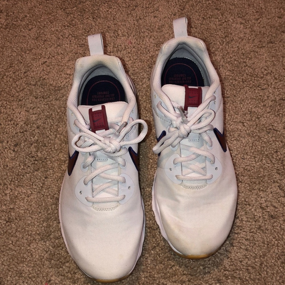 Nike tennis shoes